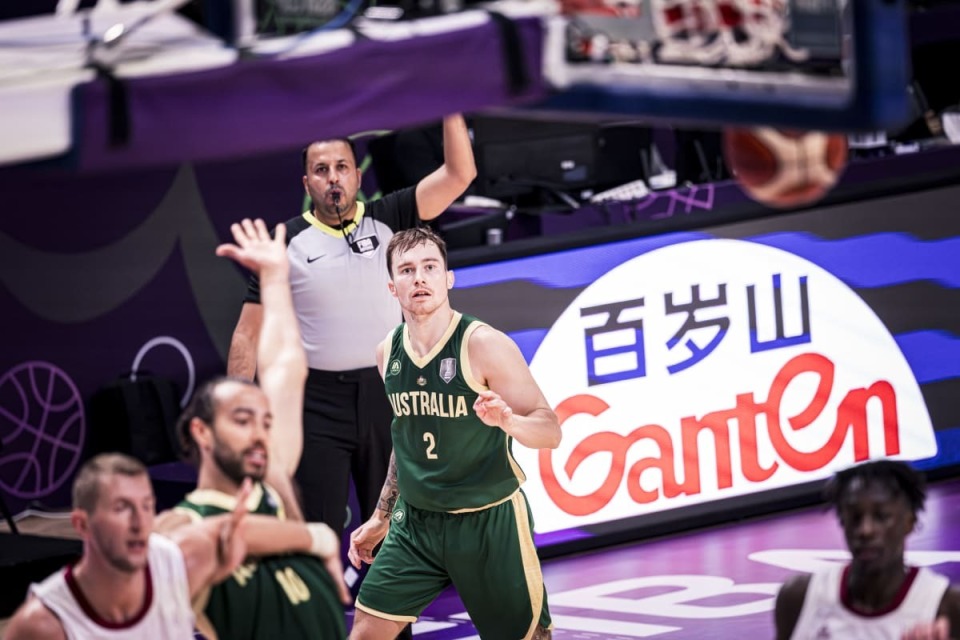 次犯规, 出手次数其, 和外线投篮
